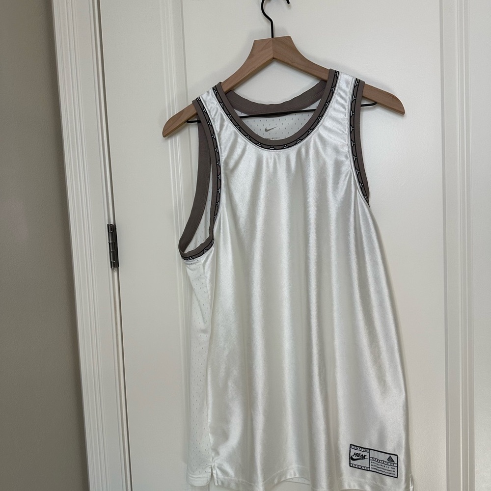Nike men’s Giannis “Freak” tank top white